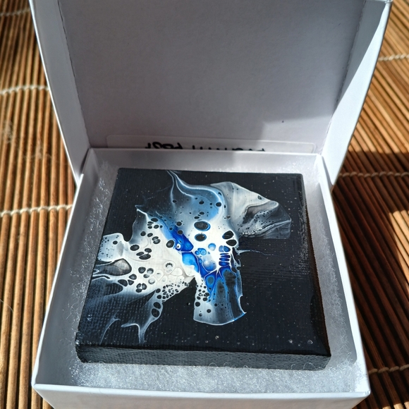 "Blue Dream" Acrylic Pour Painted Magnetic Stretched Canvas - Picture 6 of 6